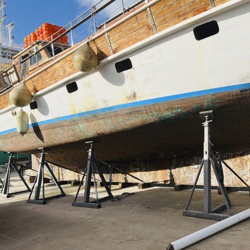 Invaso per barca a motore - CIF Ton.20 o Ton.30 o Ton.50 h 12/18 - Naval Tecno Sud - per barca a vela / a inclinazione fissa
