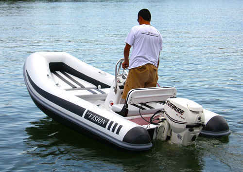 Gommone fuoribordo - Storm 13 - Aquascan Inc - semirigido / con console laterale / max. 4 persone