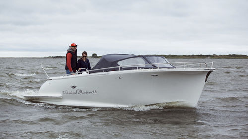 Lancia entrobordo - Admiral Riviera 24 - Admiral Boats S.A. - con console centrale