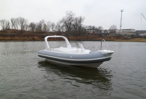 Gommone fuoribordo - Admiral 520 RT - Admiral Boats S.A. - semirigido / con console laterale / max. 8 persone