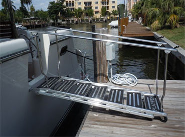 Scaletta per yacht - Ne Wave Fabrication - per barca / laterale / da imbarco