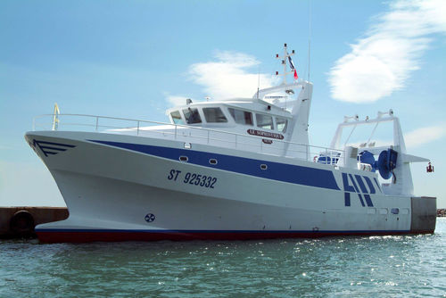 Nave da pesca peschereccio a strascico - LE SOPHISTIQUÉ - MARTINEZ CONSTRUCTIONS NAVALES - in poliestere