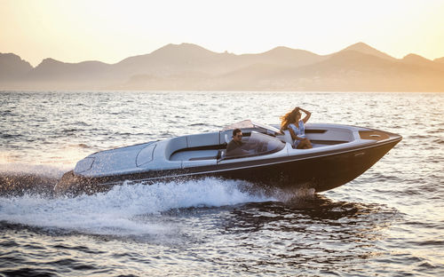 Runabout entrobordo - M 800 Spyder - Boote Marian GmbH - elettrico / bow-rider / in legno