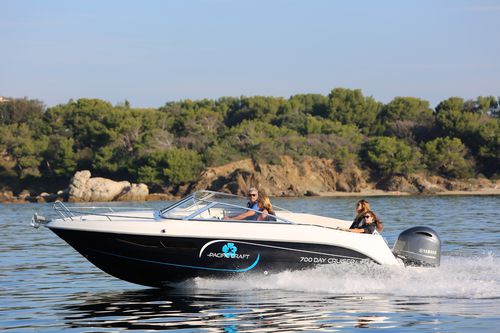 Cabin-cruiser fuoribordo - 700  - Pacific Craft - open / max. 8 persone / con 2 cuccette