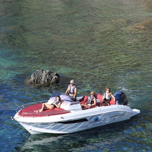 Walkaround fuoribordo - 630 Sun - Pacific Craft - con console centrale / max. 7 persone / con prendisole