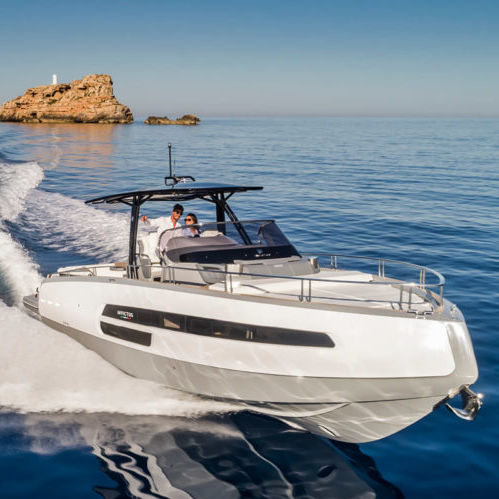 Cabinato entrobordo - GT370 - Invictus Yacht - bimotore / open / con console centrale