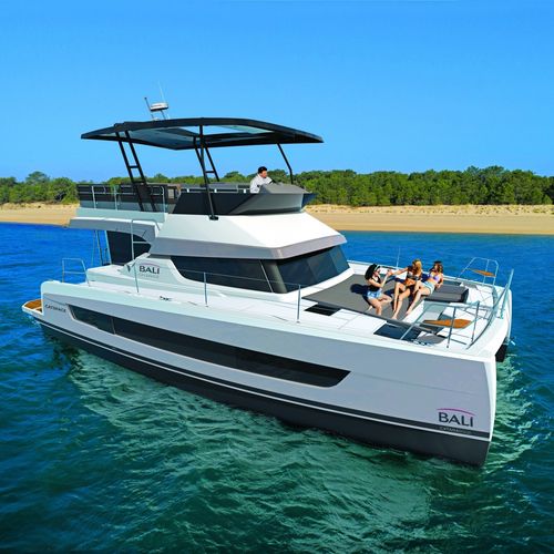 Cabinato catamarano - CATSPACE MY - BALI CATAMARANS  - entrobordo / bimotore / con fly