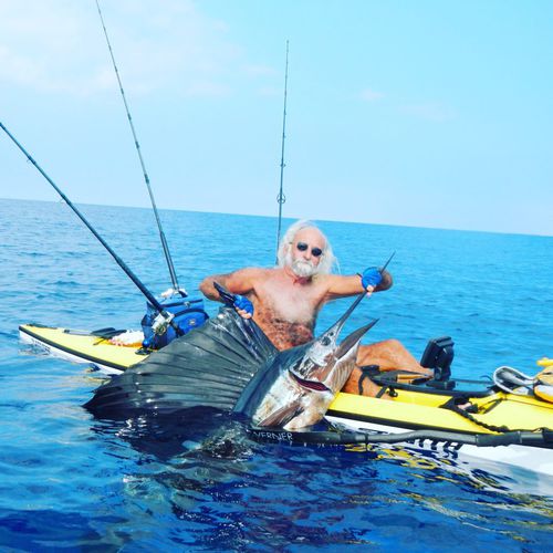 Kayak sit-on-top - Fisha 500 - Stealth Kayaks Europe - da pesca / per adulto / monoposto