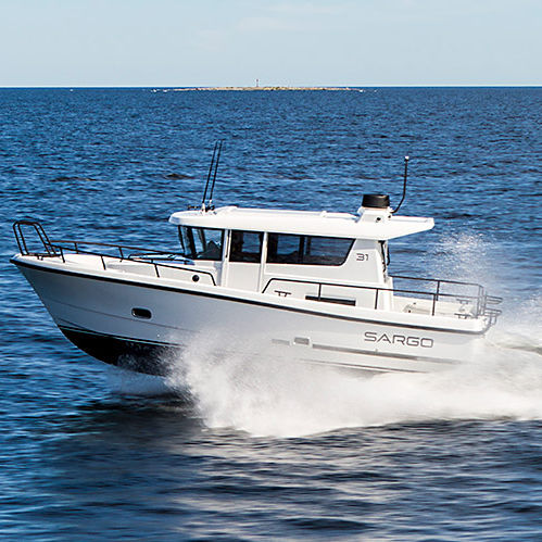 Cabinato entrobordo - 31 Aft Door - SARGO BOATS / Sarins Batar Oy Ab - bimotore / dislocante / hard-top
