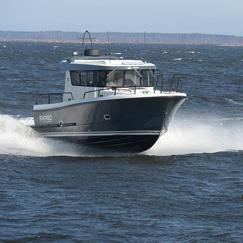 Cabinato entrobordo - 31  - SARGO BOATS / Sarins Batar Oy Ab - bimotore / hard-top / con 2 cabine