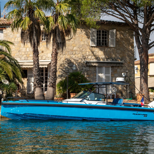 Barca open fuoribordo - 28  - Axopar Boats Oy - con console centrale / max. 6 persone / max. 9 persone