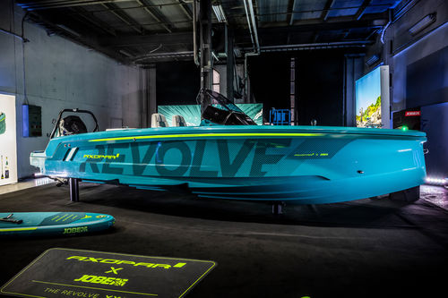 Barca open fuoribordo - X Jobe - Axopar Boats Oy - con console centrale / max. 7 persone / con prendisole