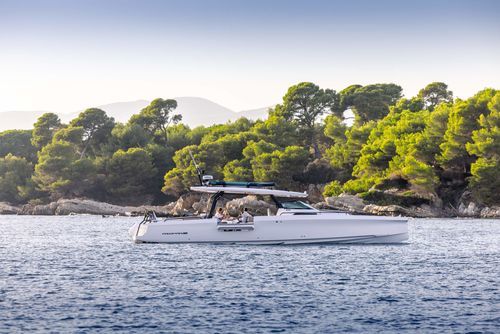 Cabinato fuoribordo - Axopar 45 Sun Top - Axopar Boats Oy - bimotore / trimotore / soft-top
