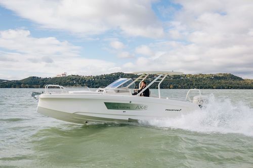 Barca open fuoribordo - AX/E 25 - Axopar Boats Oy - elettrica / con console centrale / ad alta prestazione