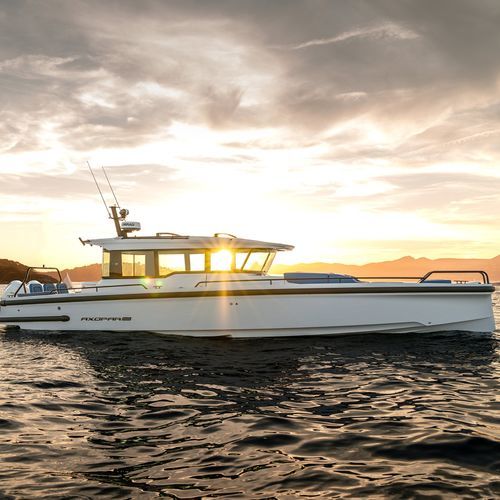 Cabinato fuoribordo - 37 XC Cross - Axopar Boats Oy - bimotore / con cabina di pilotaggio / da pesca sportiva