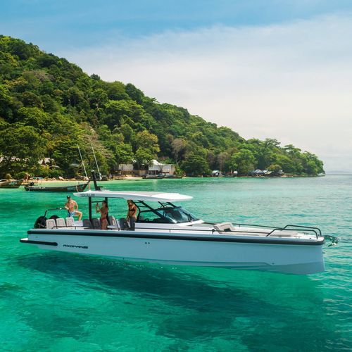 Barca open fuoribordo - 37 Sun Top - Axopar Boats Oy - bimotore / soft-top / con console centrale
