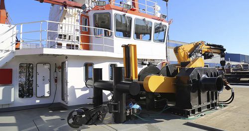 Argano per nave - CONSTANT  - YMV CRANE AND WINCH SYSTEMS - per rimorchio / con motore idraulico / con compensazione attiva