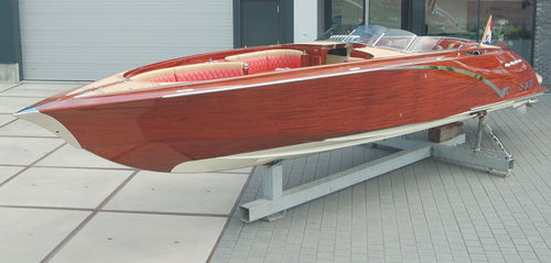Runabout entrobordo - WALTH 1075 - Walth Boats - bow-rider / in legno / tradizionale