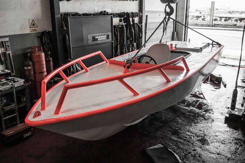 Barca open entrobordo - SPF 5.75 - ZYON - con console centrale / con prendisole