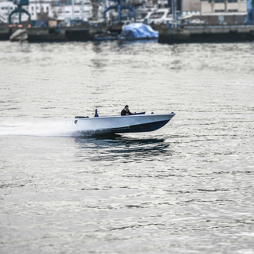 Barca open fuoribordo - SPF  5.75 - ZYON - con console centrale / con prendisole