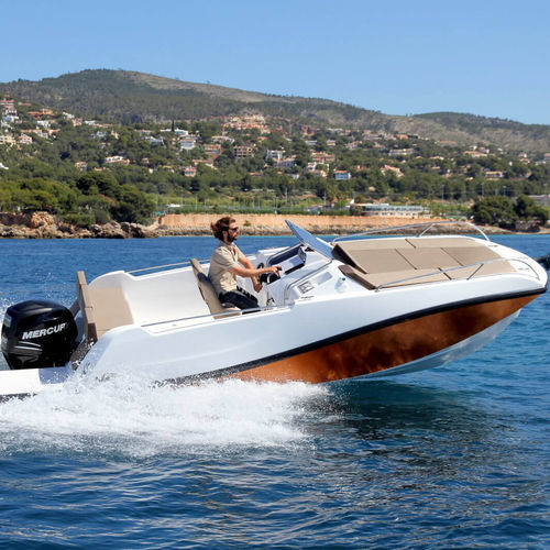 Barca open fuoribordo - 7.0 - V2 Boats - da sci nautico / sportiva / da immersione