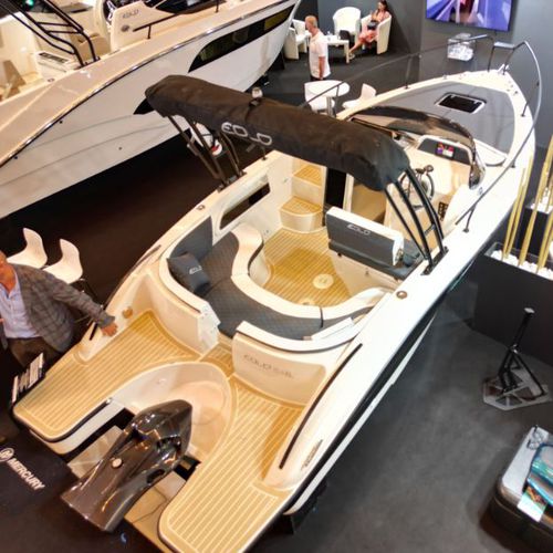 Day cruiser fuoribordo - 6.4 EL - Eolo - open / con console centrale / max. 7 persone