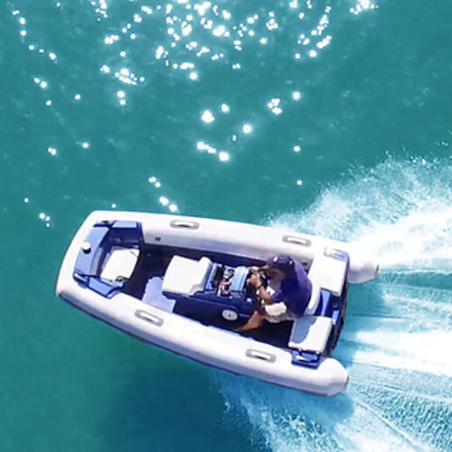 Gommone a idrogetto - JET11  - Argos Nautic Manufacturing LLC - semirigido / open / con console centrale