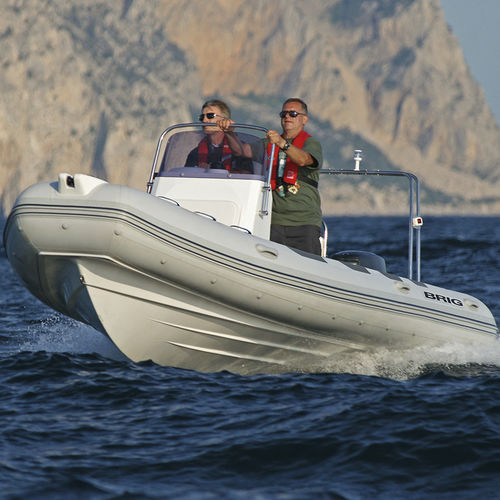 Gommone fuoribordo - FALCON 570 - Brig U.S.A. LLC - semirigido / con console laterale / da immersione