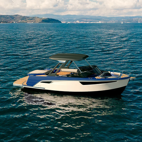 Cabin-cruiser entrobordo - 28  - ALFASTREET YACHTS - elettrico / bimotore / dislocante