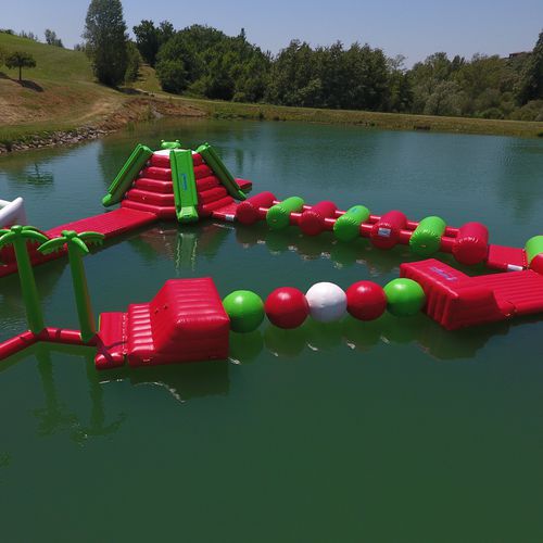 Gioco acquatico boa - Wipeout Balls  - AQUAZONE parc aquatique - trave di equilibrio / pista da corsa / bolla