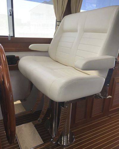 Sedile pilota - DOUBLE HELM I - M Melfi Designs Pty Ltd - per barca / per yacht / con braccioli