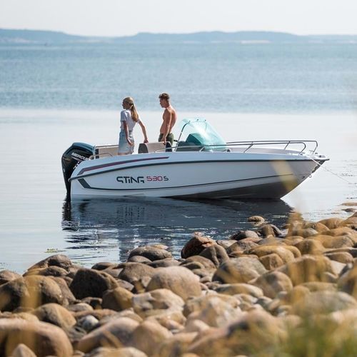 Barca open fuoribordo - 530 S - Sting Boats Europe - con console centrale / max. 6 persone / con prendisole