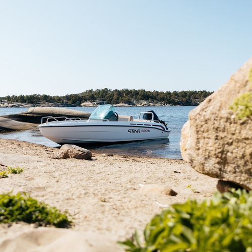 Barca open fuoribordo - 580 S - Sting Boats Europe - con console centrale / max. 6 persone / con prendisole