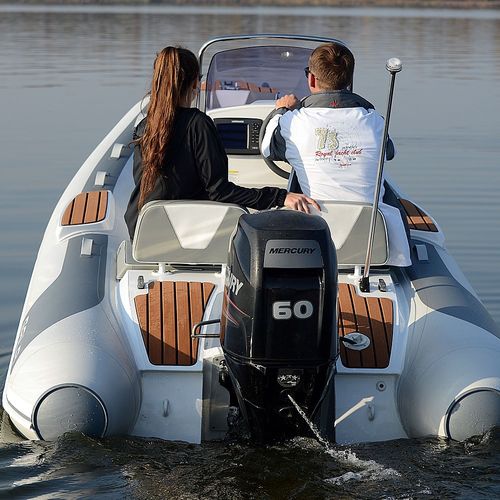 Gommone fuoribordo - V420 - GALA MARINE INTERNATIONAL In - semirigido / open / con console laterale