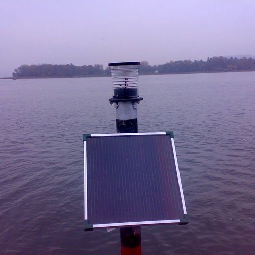 Faro A LED Ad Energia Solare IP68 - Luce Lampeggiante 360° Per Barche E Banchine - Foto 8