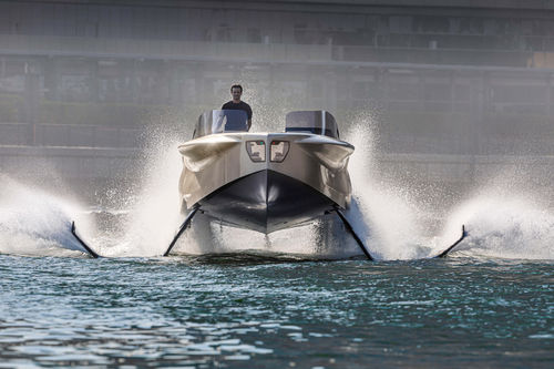 Cabinato entrobordo - FOILER : THE FLYING YACHT - ENATA - con motore diesel / bimotore / hard-top