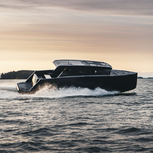 Cabinato entrobordo - BY40SC - Brizo Yachts - hard-top / entrofuoribordo / con cabina