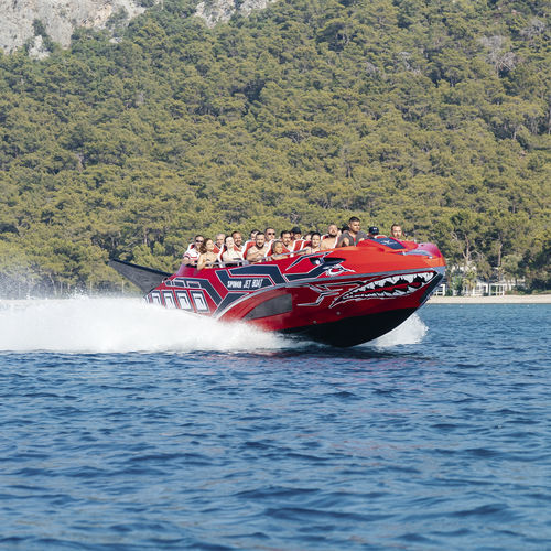 Barca professionale battello turistico - Predator Commercial Jet Boat - Alesta Marine - entrobordo a idrogetto / GRP