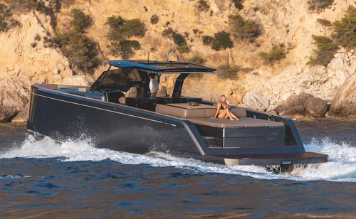 Motor-yacht da crociera - Pardo 50 - Pardo Yachts - open / con console centrale / IPS