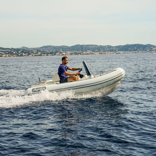 Gommone a idrogetto - 330С - Agilis Jettenders - RHIB / con console centrale / sportivo