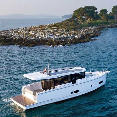 Cabinato entrobordo - 44 coupe - Seafaring Yachts - bimotore / hard-top / da crociera