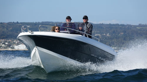 Day cruiser fuoribordo - 530 - Atlantic Marine - con scafo planante / open / sportivo