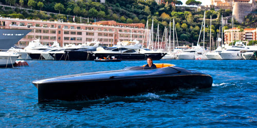 Runabout entrobordo - SPEEDBOAT - SOEL YACHTS B.V. - elettrico / in carbonio / propulsione alternativa