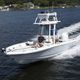 bay boat fuoribordo / con console centrale / con fly / da pesca sportiva