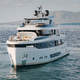 super-yacht da crociera / con cabina di pilotaggio / con 5 cabine / con scafo dislocante