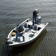 bay boat fuoribordo / open / con console laterale / da pesca sportiva