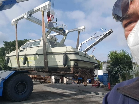 Appena consegnato un bilancino ad 'H' con portata di Ton. 20 al Cantiere Nautico Marina di Sant'Elmo.