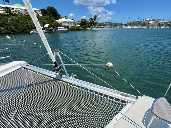 Reti per catamarani, gamme professionali e gamme per il tempo libero: quali sono le differenze?