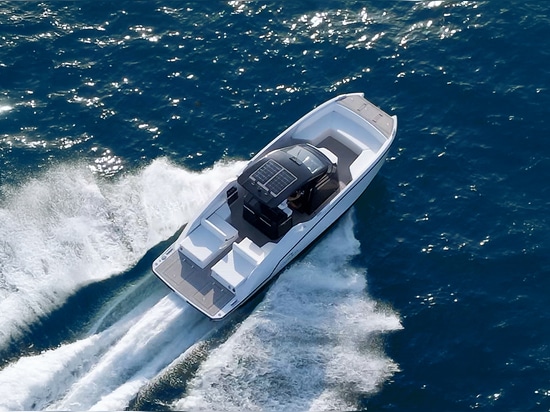 AUREA 30 OPEN CATAMARANO A MOTORE