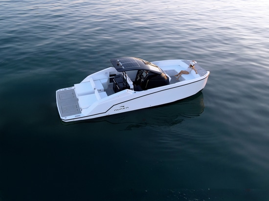 AUREA 30 OPEN CATAMARANO A MOTORE